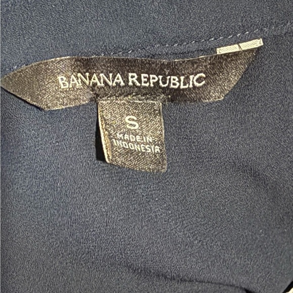 Banana Republic Black Sleeveless Buttoned Blouse - Picture 4 of 4
